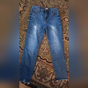 Kut From The Kloth Women's Size 8 Cute Blue Distressed Cropped Jeans!